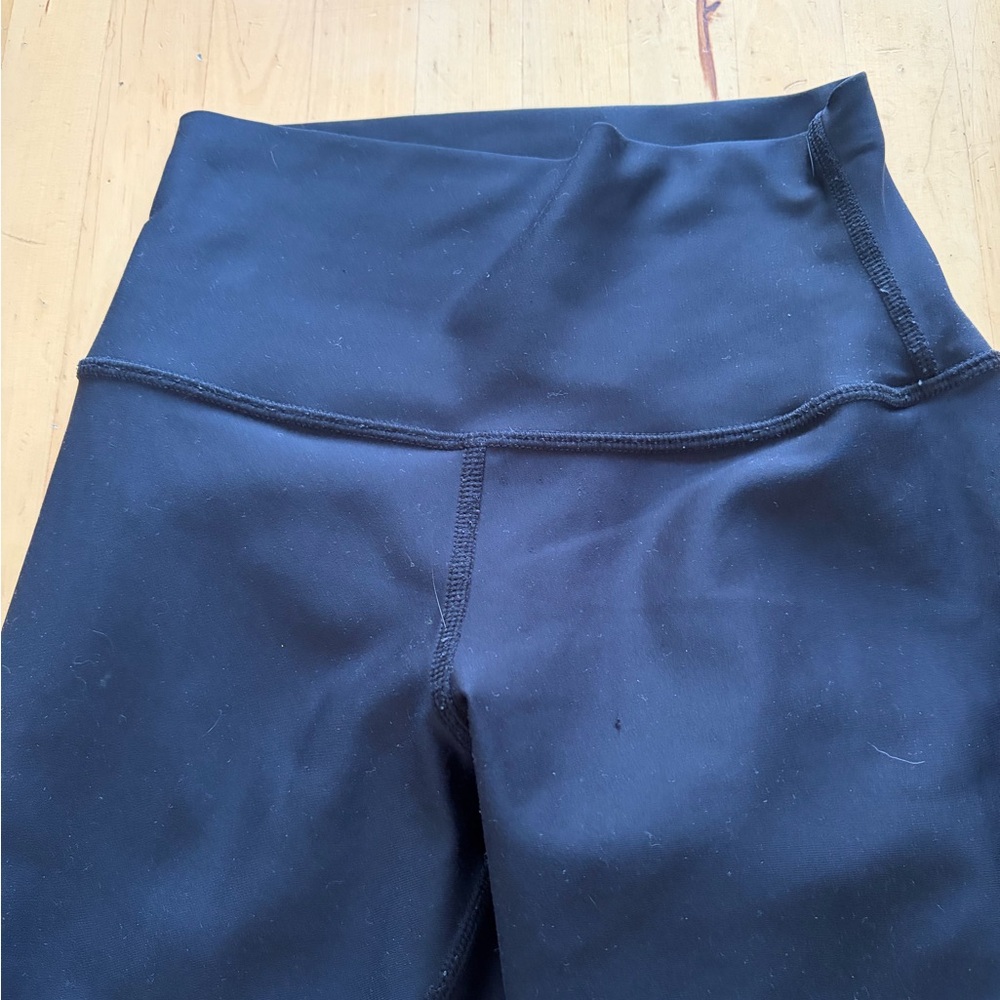 ALO Yoga Black Leggings - Picture 2 of 4